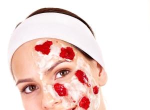 Як зробити пілінг обличчя в домашніх умовах для сухої шкіри: покрокові рецепти